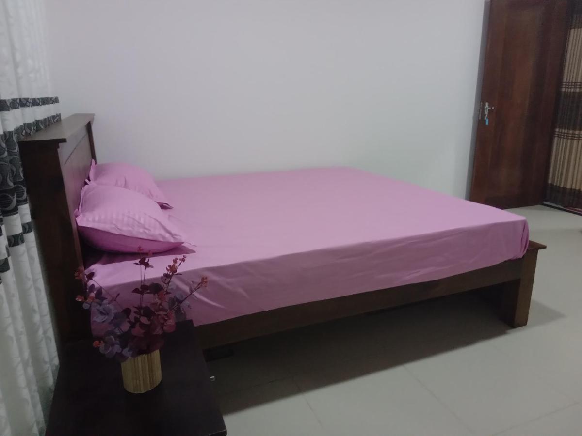 Bed and Breakfast Sky Bloom Homagama Экстерьер фото